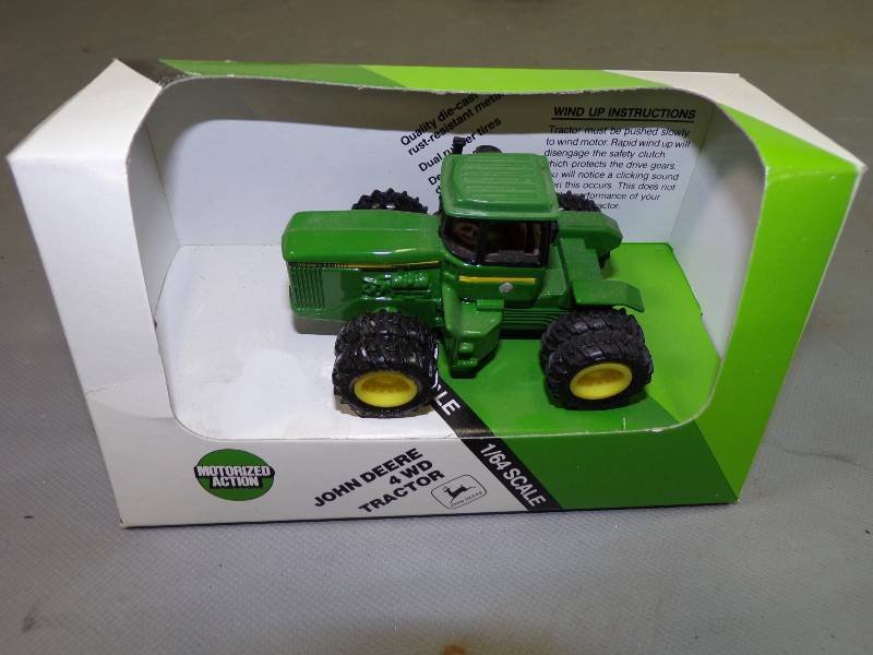lot 188 image: Ertl 4WD Tractor John Deere