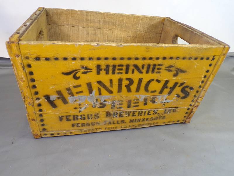 lot 224 image: Vintage Heinie Heinrichs Beer Fergus Falls Minnesota RARE