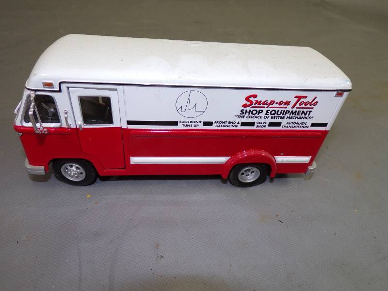 lot 226 image: Snap On Tools Die cast Collectable