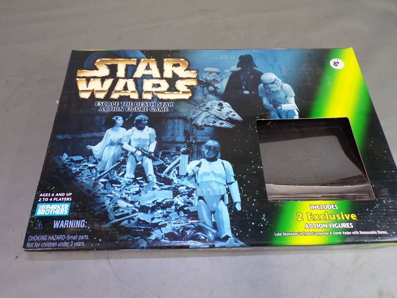 lot 237 image: Vintage Star Wars Escape the Death Star Action Figure Game