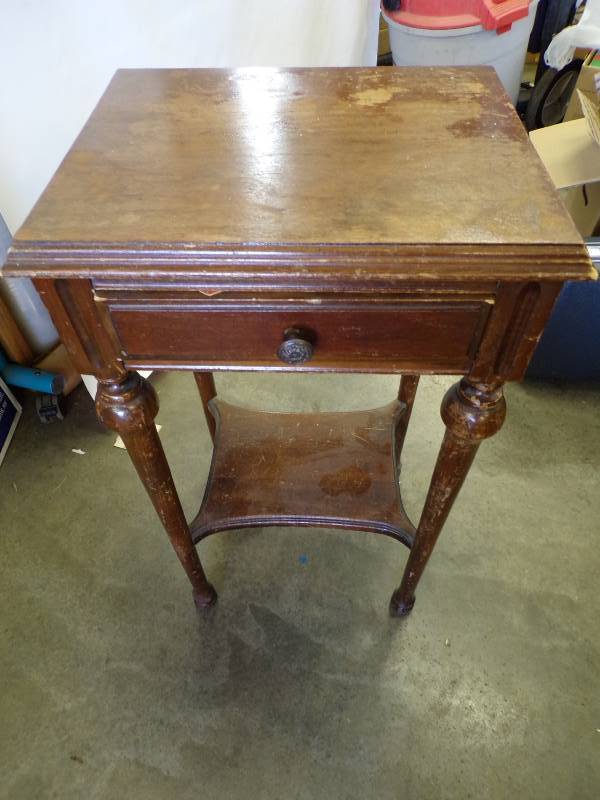 lot 247 image: Vintage Side Table  Plant Stand