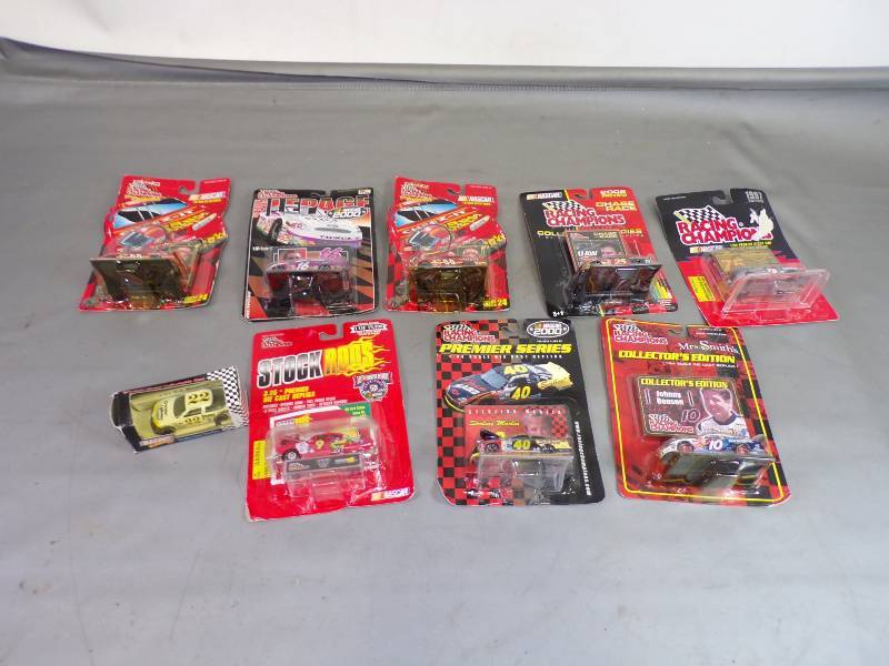 lot 258 image: 9 Die Cast Collectable Race Cars