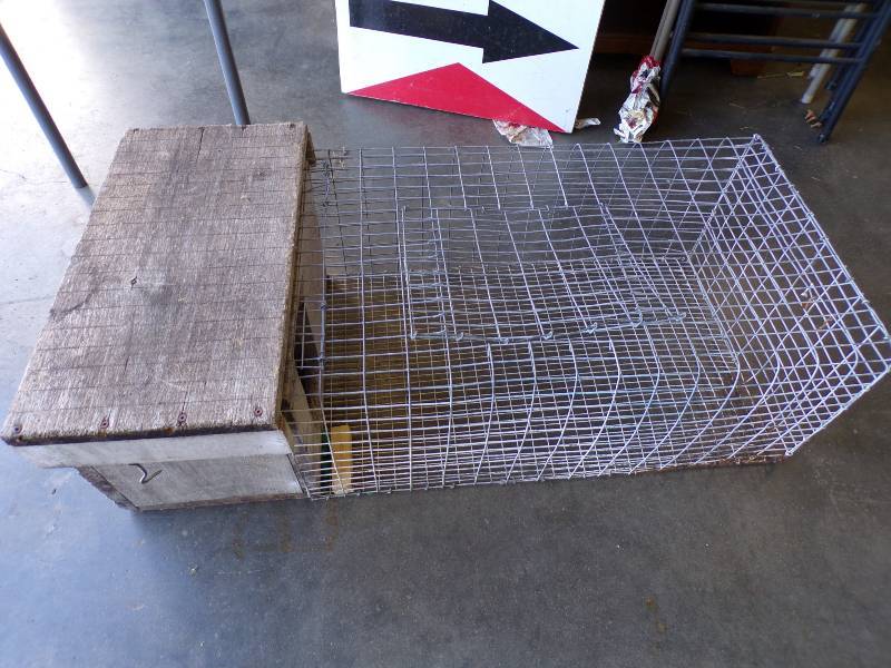 lot 291 image: Rabbit Cage