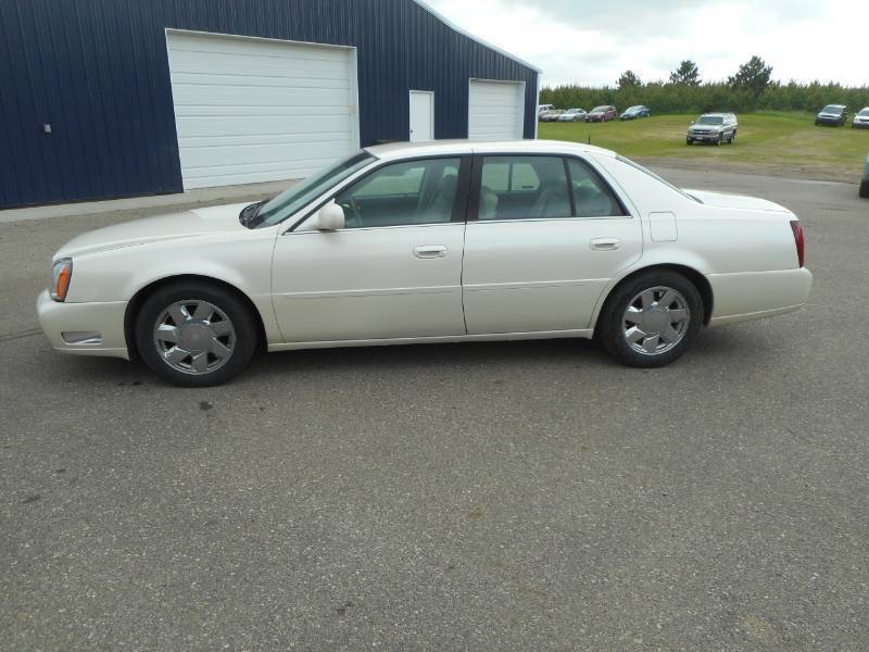 lot 1 image: 2001 Cadillac DTS