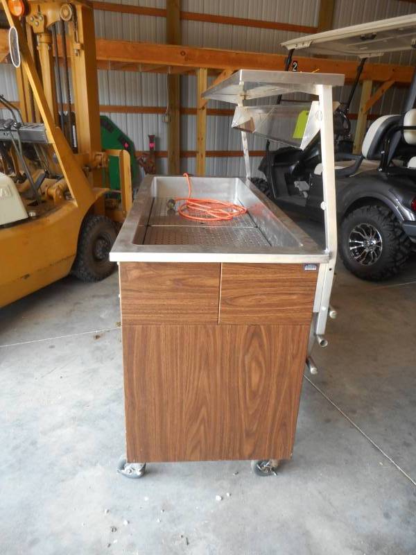 lot 8 image: Vollrath Refrigerated Salad Bar