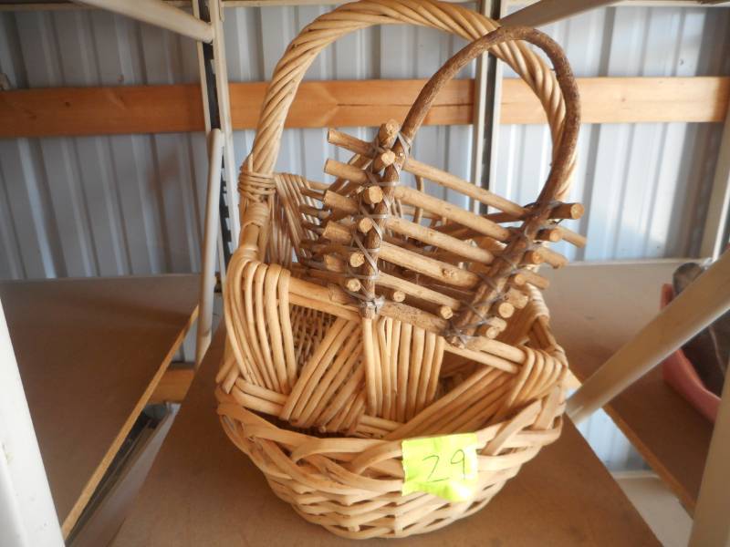 lot 29 image: Wicker Basket Lot