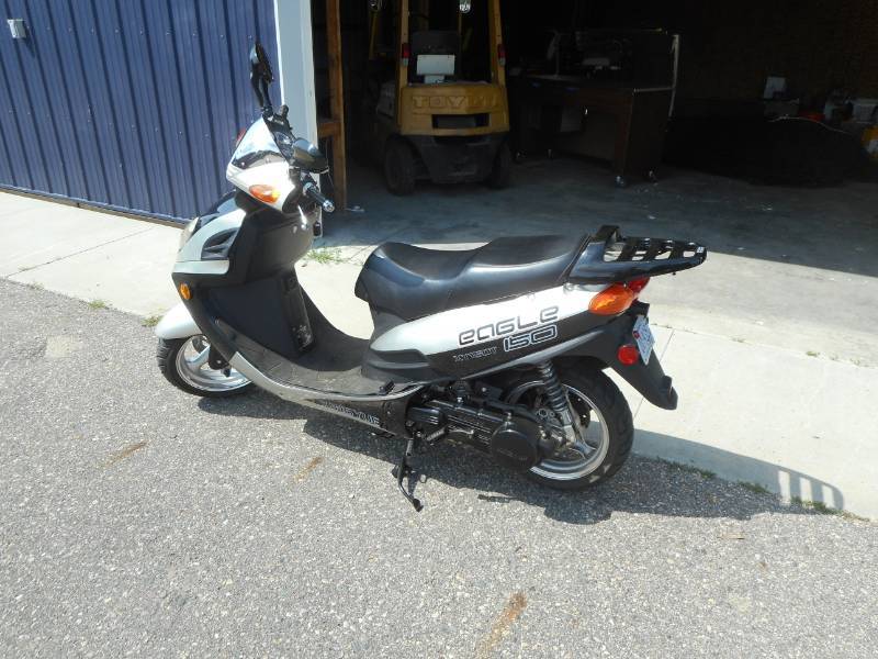lot 3 image: 2008 Xingyue Eagle XY150T Scooter