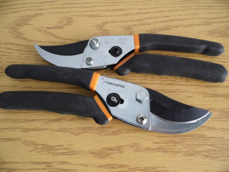 2 Pair Fiskars Cutters