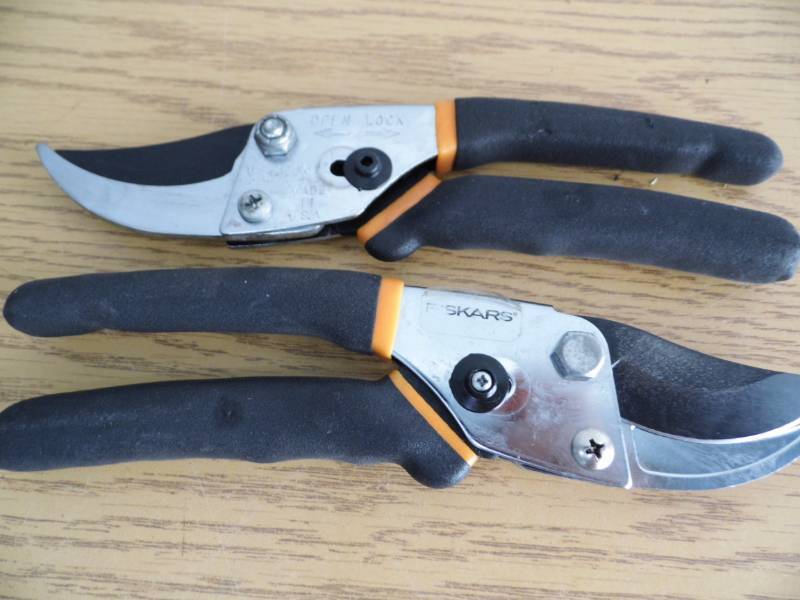 2 Pair Fiskars Cutters