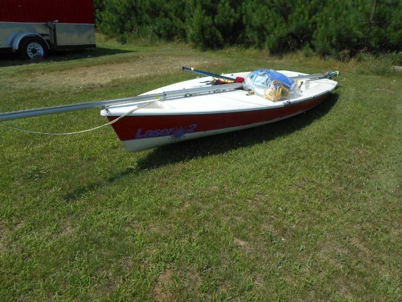 lot 4 image: 1998 Laser 2 Sail Boat