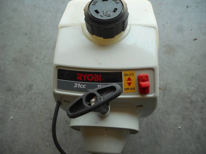 lot 17 image: Ryobi Gas Trimmer