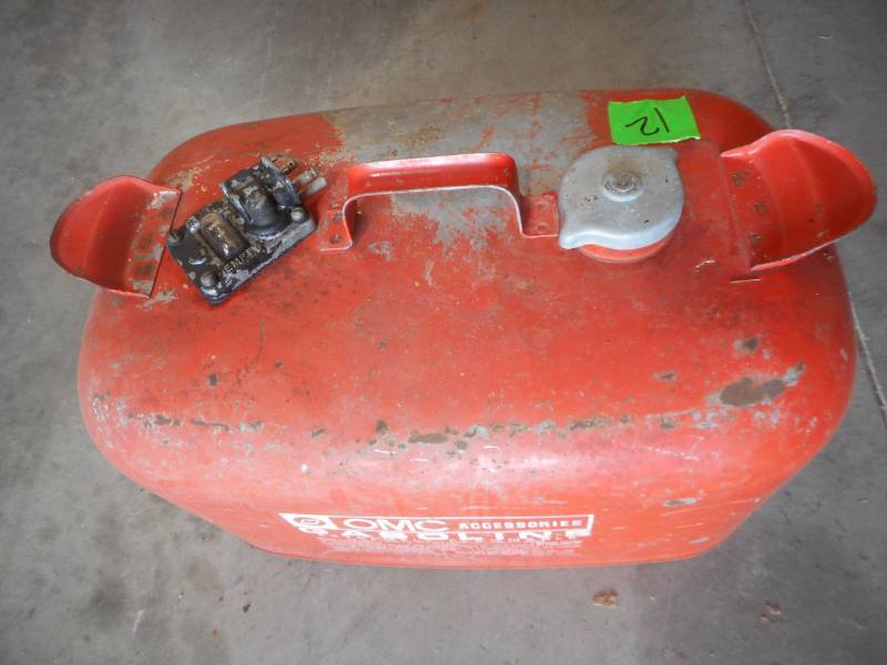 lot 12 image: Boat Gas Tank