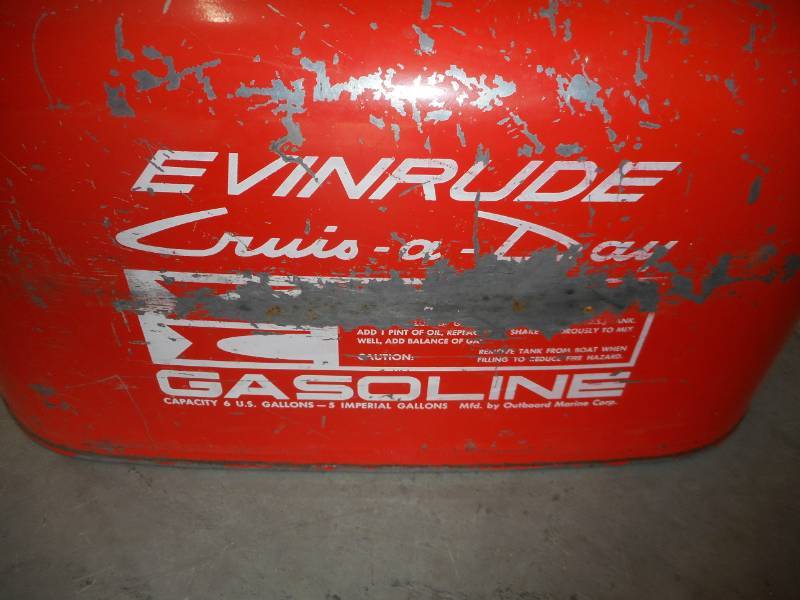 lot 14 image: Boat Gas Tank