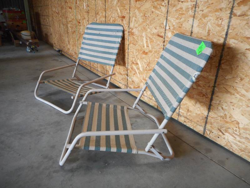 lot 15 image: Folding Mesh Beach Chairs