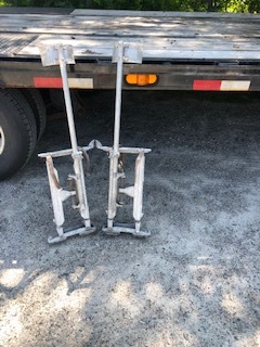 lot 20 image: Drywall Stilts