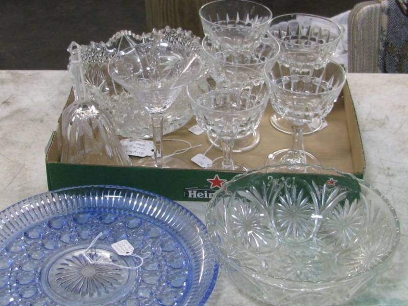 lot 5 image: Fancy Glass