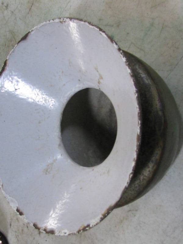 lot 51 image: Cast Iron Spittoon