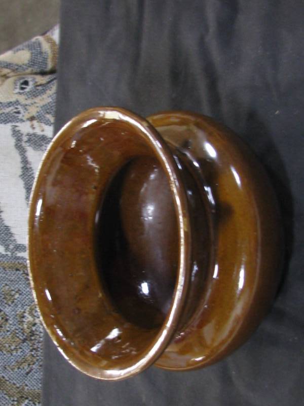 lot 58 image: Red Wing North Star slip Glaze Spittoon
