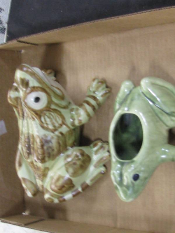 lot 70 image: McCoy Frogs