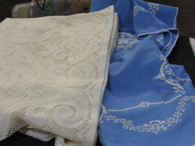lot 76 image: Table Cloths