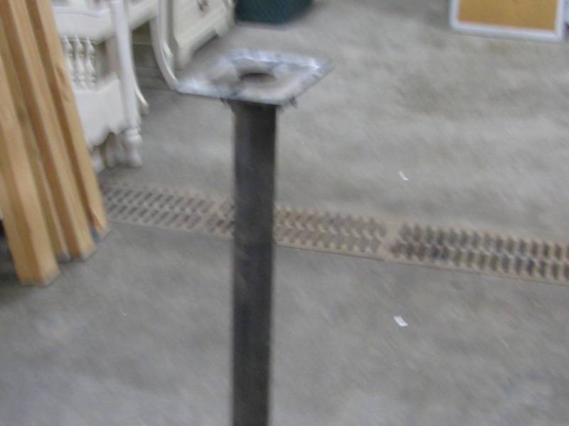 lot 90 image: Grinder Stand