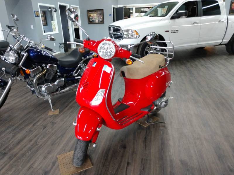 lot 2 image: 2008 Piaggio Vespa LX150