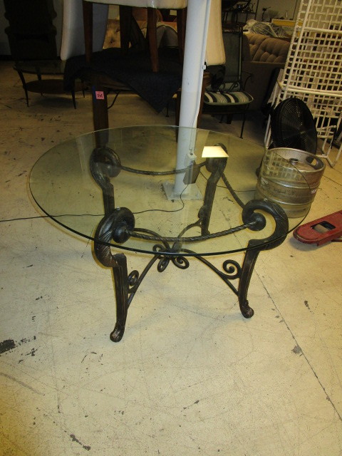 lot 605 image: STYLISH GLASS TOP COFFEE TABLE