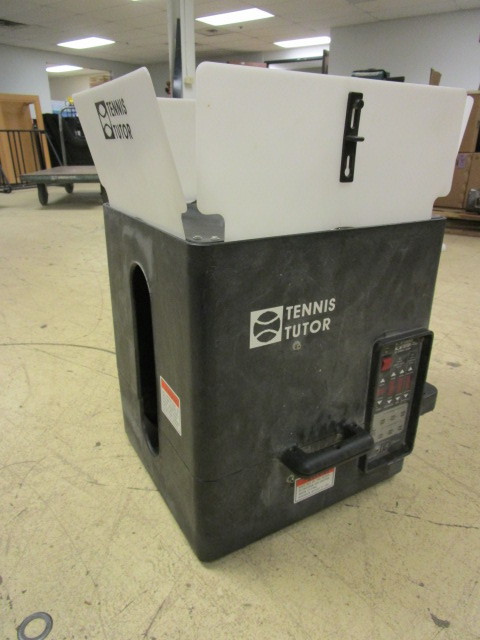 lot 613 image: TENNIS TUTOR PRO TENNIS BALL MACHINE