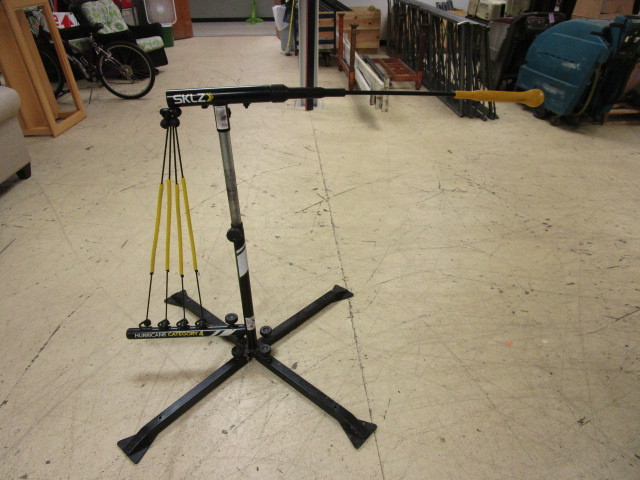 lot 615 image: SKLZ BATTING TRAINER