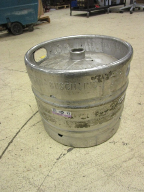 lot 625 image: 7 34 GALLON KEG