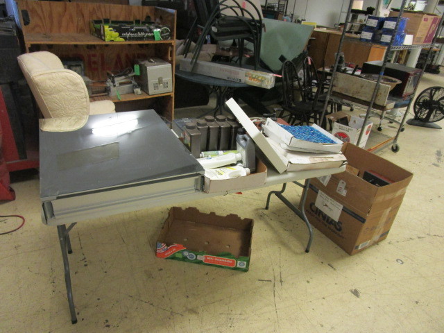 lot 642 image: BATHROOM FIXTURES BOX LOT