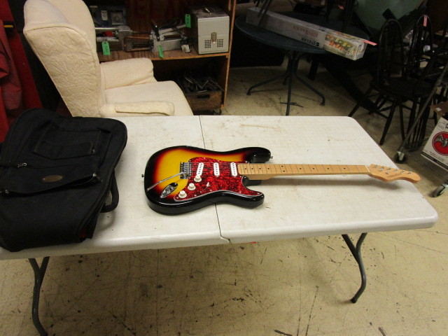 lot 644 image: TRINITY RIVER ELECTRIC GUITAR