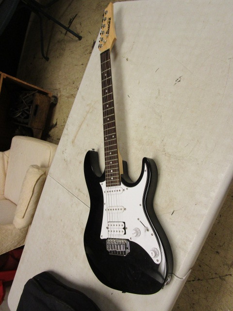 lot 645 image: GIO IBANEZ ELECTRIC GUITAR