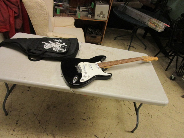 lot 649 image: MAHAR ELECTRIC GUITAR