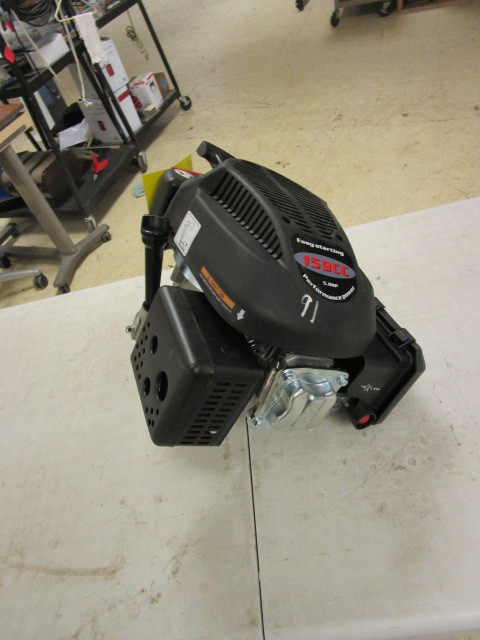 lot 668 image: BRAND NEW LONCIN LAWNMOWER ENGINE