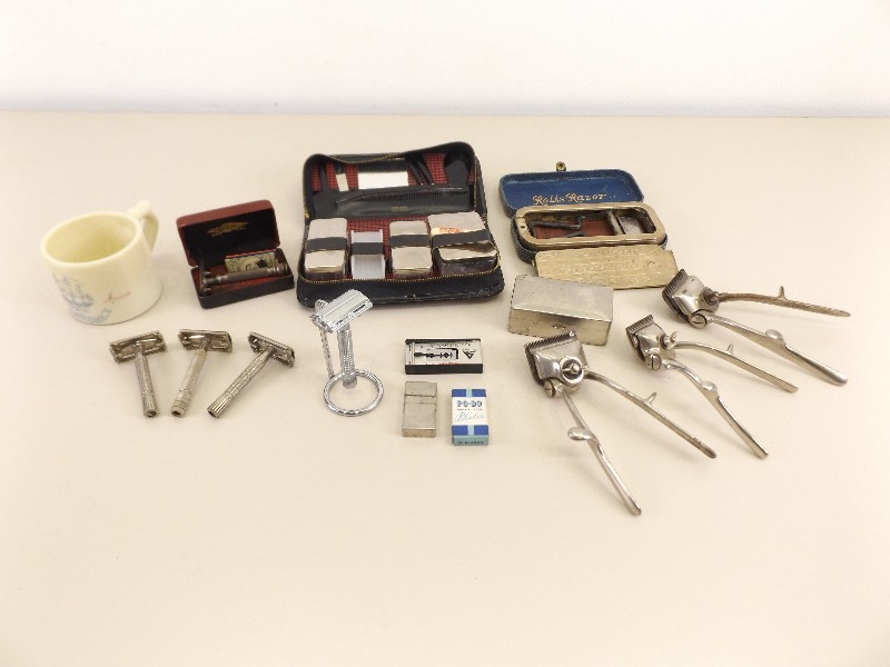 lot 12 image: Lot of Vintage Gillette etc., Shaving, Grooming etc. Razors, Kits, etc.