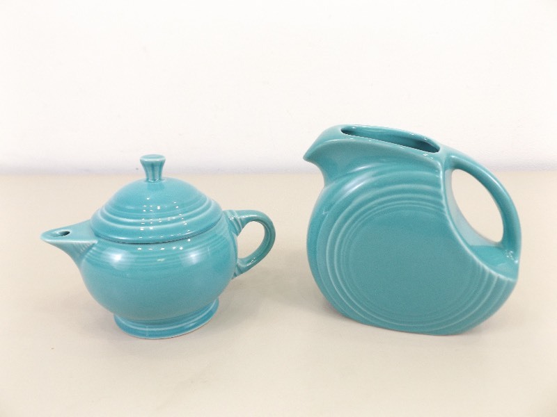 lot 15 image: Vintage MINT Aqua Fiesta Ware Disc Pitcher and Teapot 