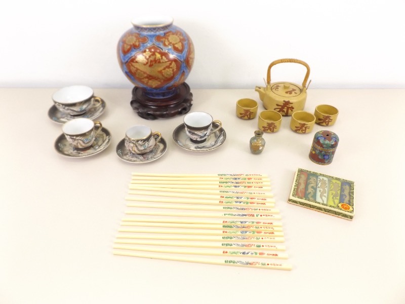 lot 20 image: Lot of Asian Decor, Gold Imari, Dragonware, Cloissonne, etc.