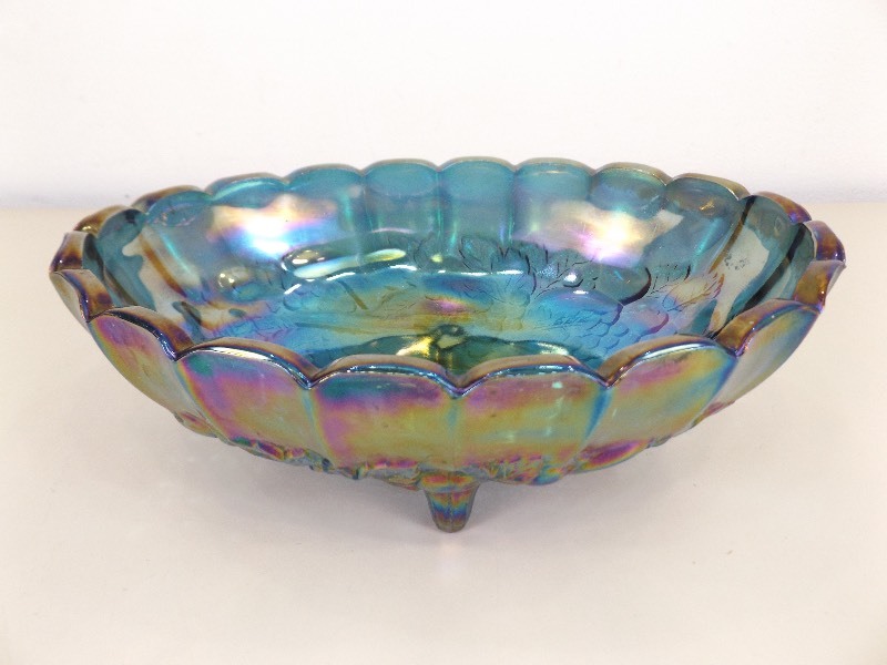 lot 32 image: Vintage Large 12 Blue Footed Carnival Glass Fruit BowlCompote