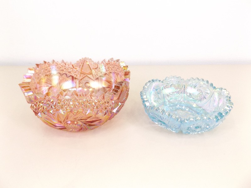 lot 34 image: 2 Vintage Rare Color Star Sawtooth Edge Carnival Glass Bowls