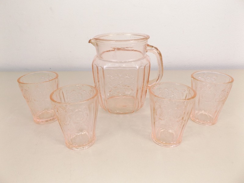 lot 36 image: RARE 1930s Anchor Hocking Open Rose Pitcher and 4 Glass Set
