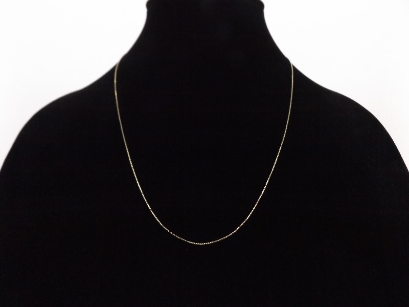 lot 60 image: 14k White Gold Box Chain Necklace