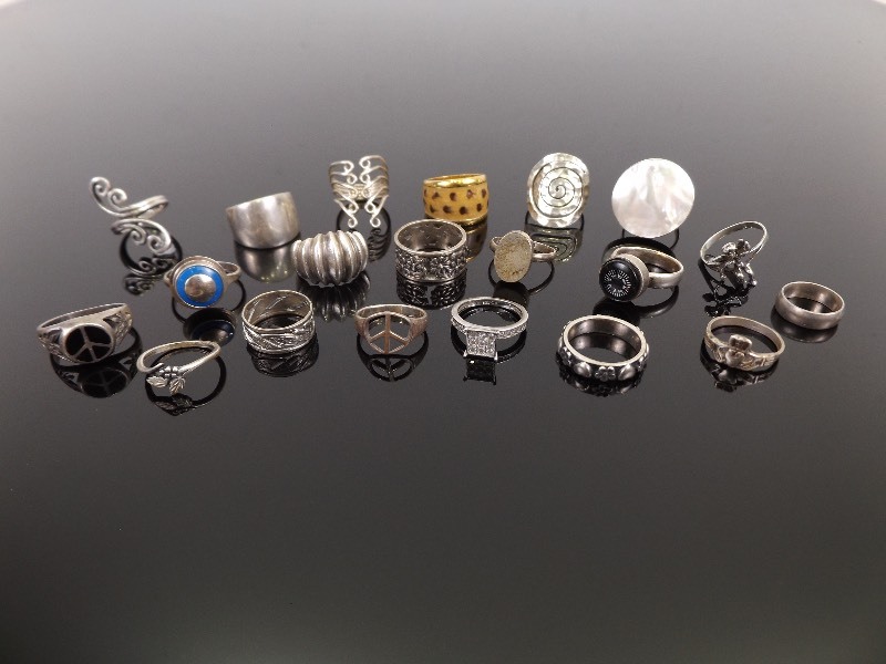 lot 64 image: Lot of 20 Sterling Silver .925 Rings