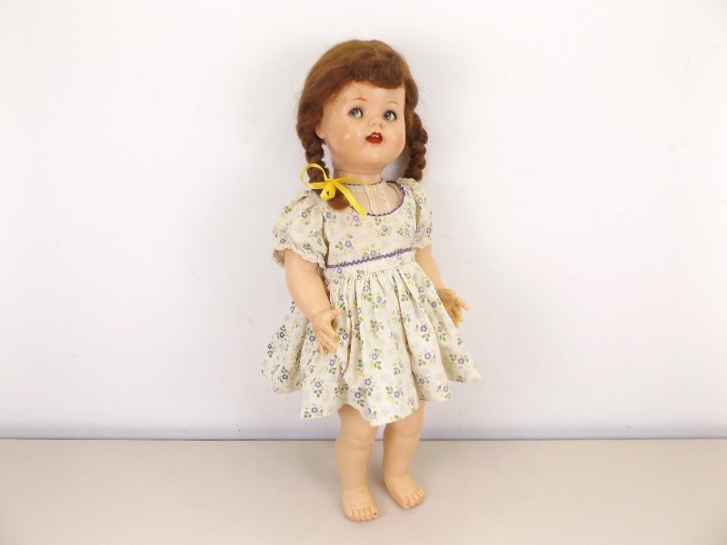 lot 75 image: Vintage Ideal Saucy Walker