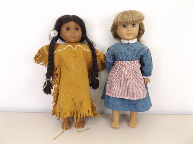 lot 77 image: 2 American Girl Dolls Kaya and Kirsten