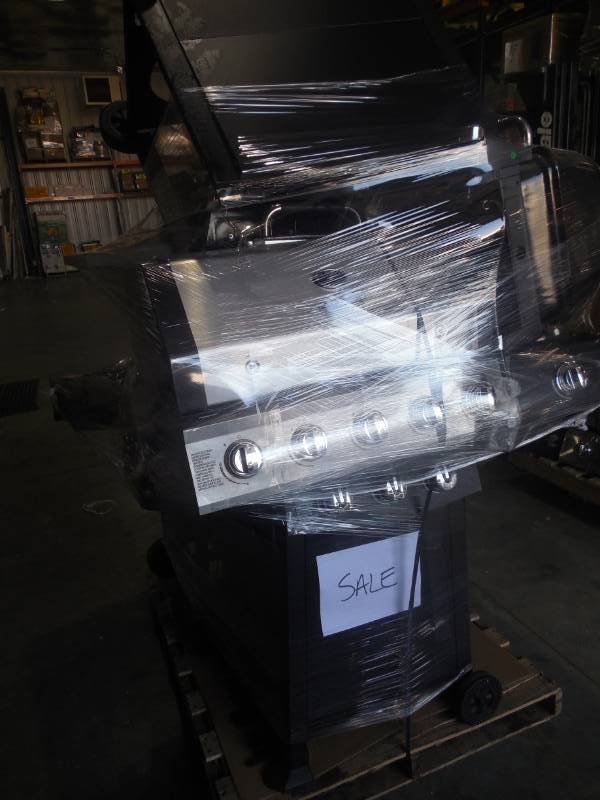 PALLET LOT OF GRILLS