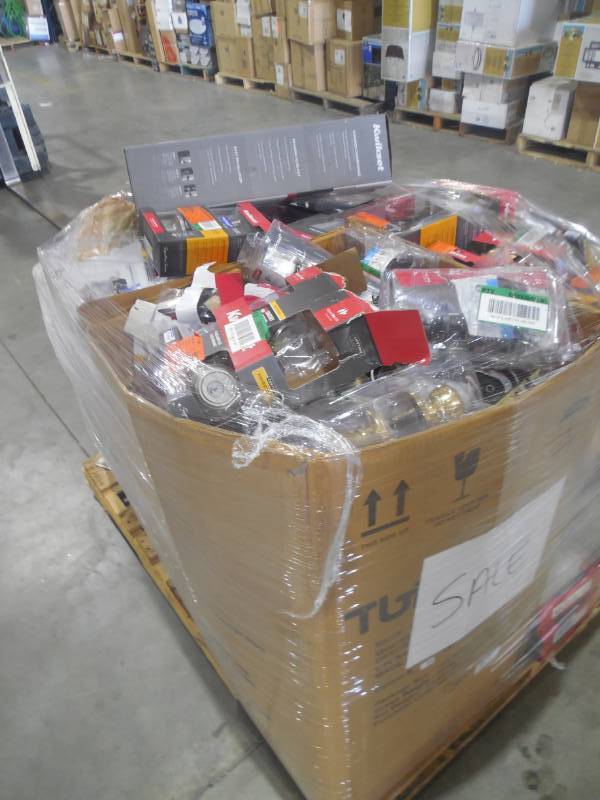 PALLET LOT OF DOOR LOCKS