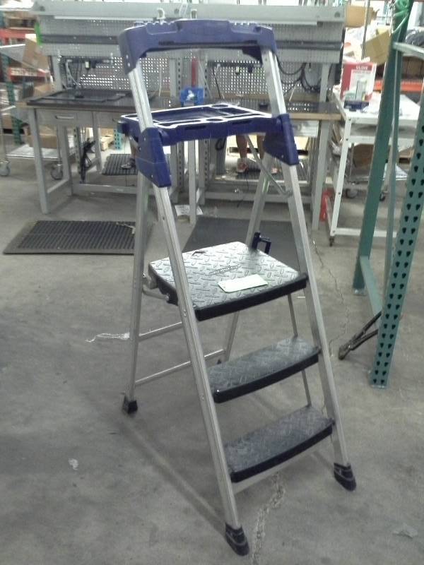 lot 83 image: 3-Step Utility Step Ladder