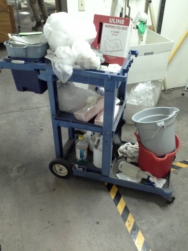 lot 87 image: Plastic Utility Cart