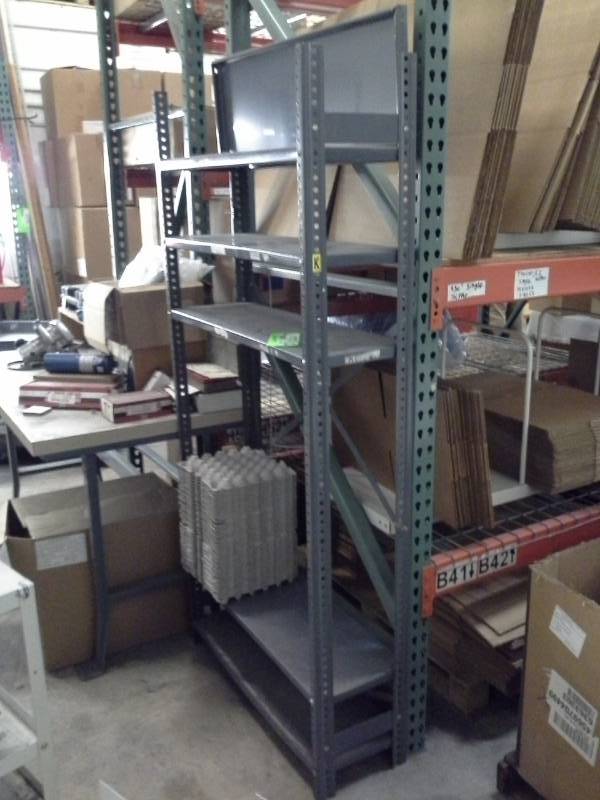 lot 102 image: Metal Shelving Unit with 5-Shelves